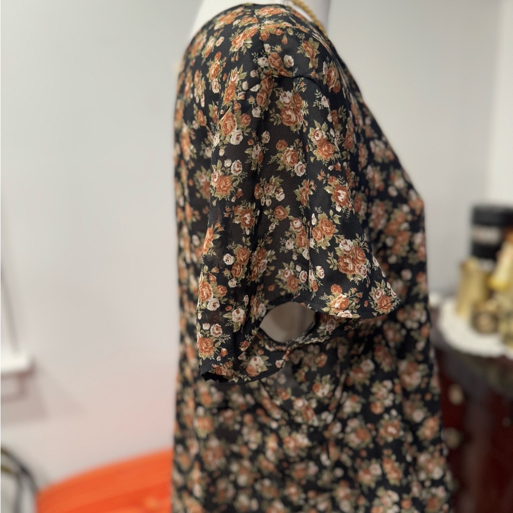90’s Floral Black Blouse - Picture 2 of 5
